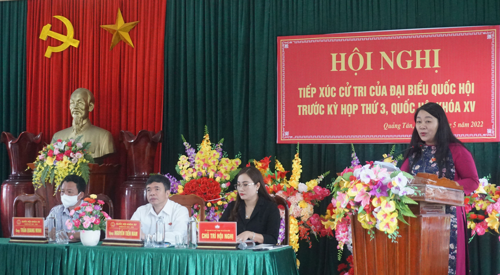 : Đại biểu Nguyễn Thị Tuyết Nga, Ủy viên chuyên trách Ủy ban Văn hóa - Giáo dục của Quốc hội thông báo với cử tri chương trình kỳ họp thứ 3, Quốc hội khóa XV.