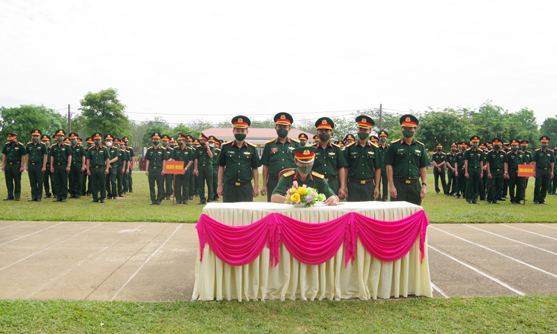 Các cơ quan, đơn vị ký kết hưởng ứng Tháng hành động về ATVSLĐ năm 2022