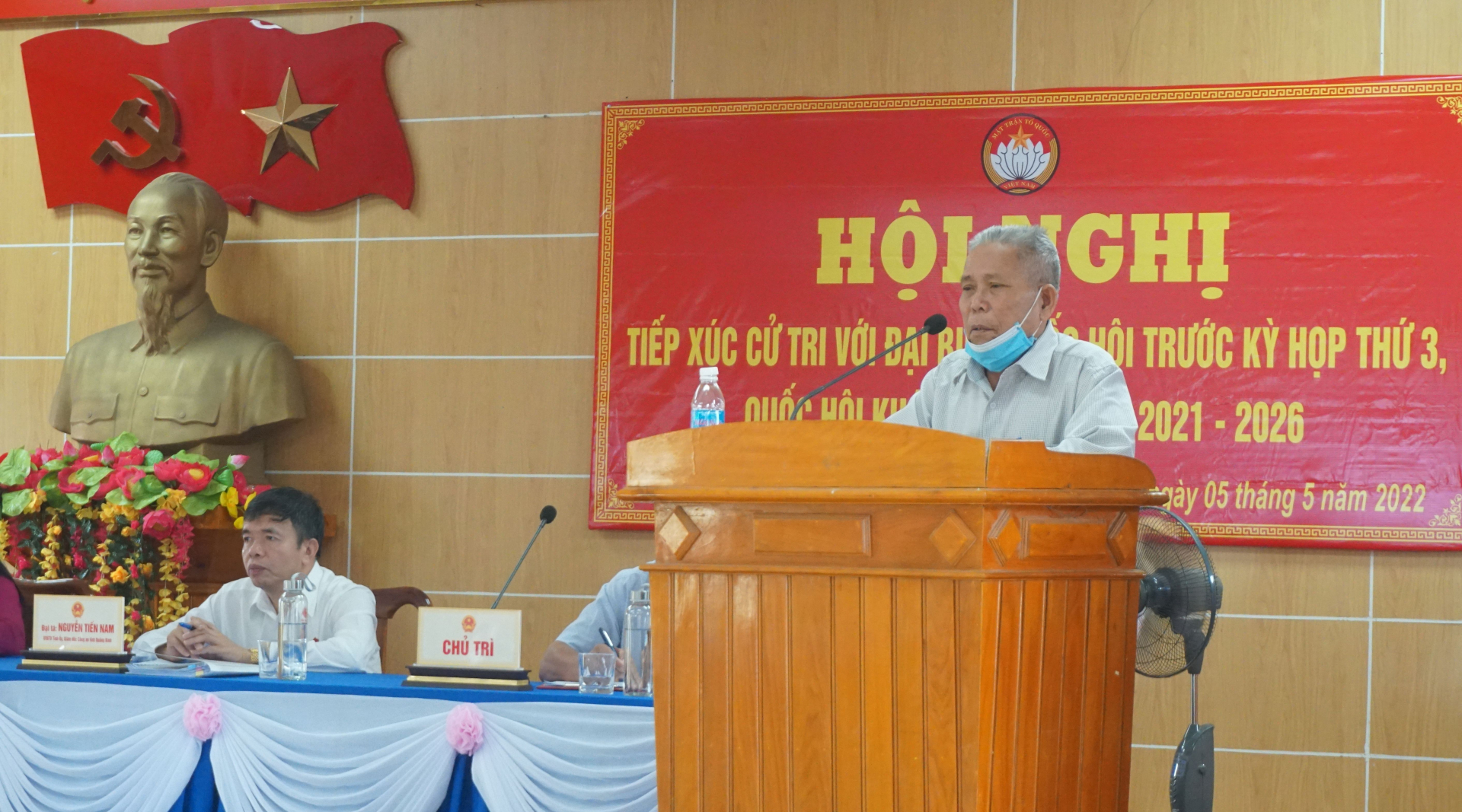 Cử tri huyện Quảng Trạch bày tỏ tâm tư, nguyện vọng.