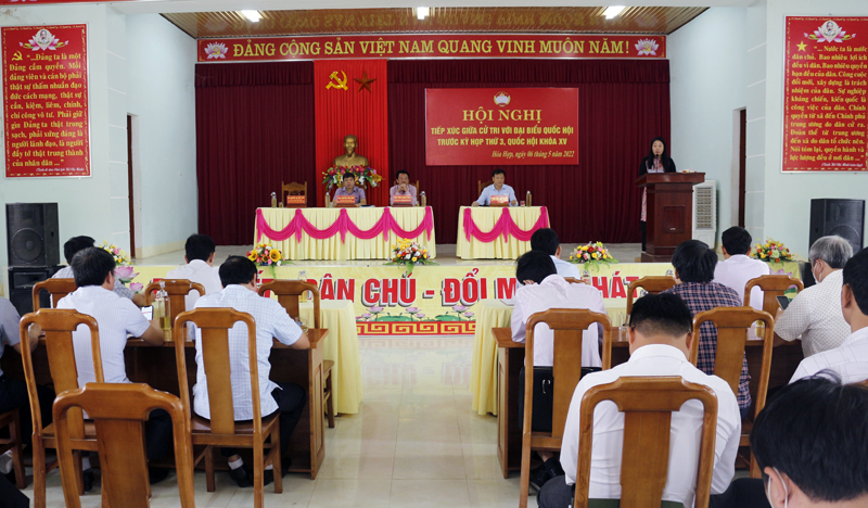 Đại biểu Nguyễn Thị Tuyết Nga, Ủy viên chuyên trách Ủy ban Văn hóa - Giáo dục của Quốc hội thông báo với cử tri chương trình kỳ họp thứ 3, Quốc hội khóa XV.