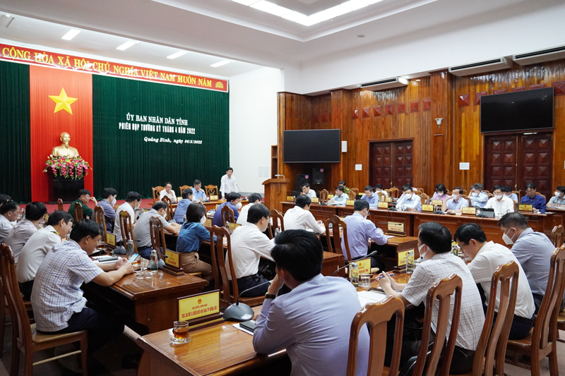 Quang cảnh phiên họp.