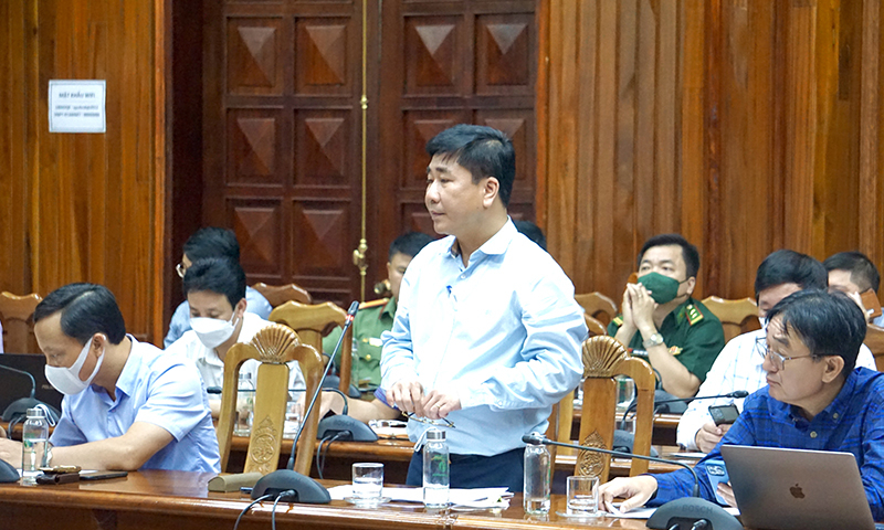 Đại biểu phát biểu tại cuộc họp.