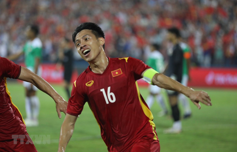 Hùng Dũng, Tiến Linh và Văn Đô lập công giúp U23 Việt Nam đánh bại U23 Indonesia. (Ảnh: TTXVN)