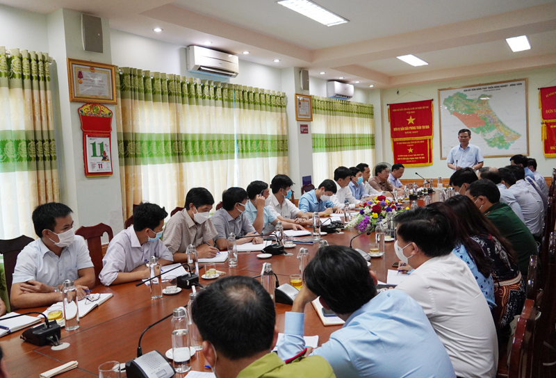 Quang cảnh buổi làm việc.
