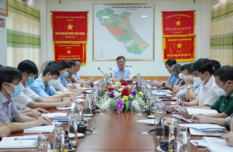 Các đại biểu dự buổi làm việc.
