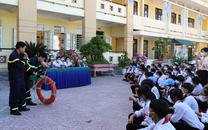 Hướng dẫn cách sử dụng phao cứu sinh