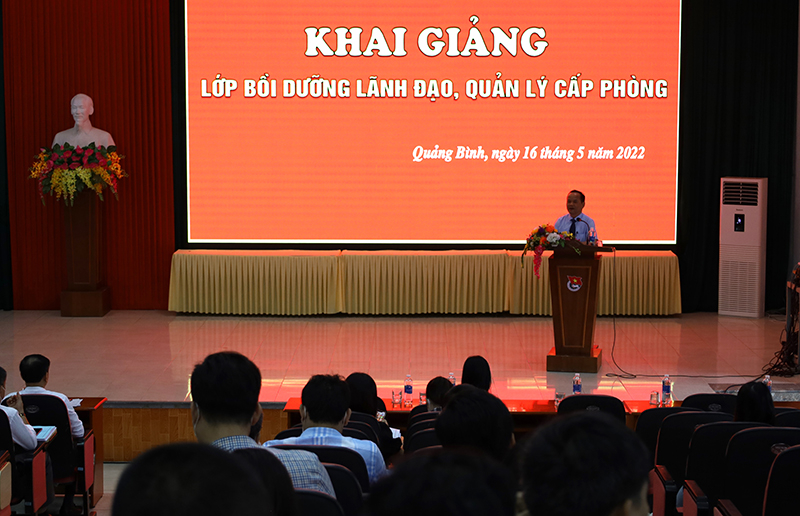Toàn cảnh khai giảng lớp bồi dưỡng.