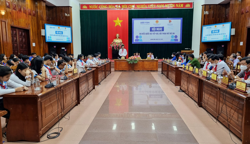Các đại biểu tham dự hội nghị.