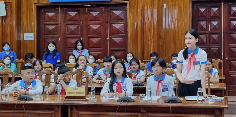  Các em nêu ra những kiến nghị, đề xuất lên các cấp, các ngành.