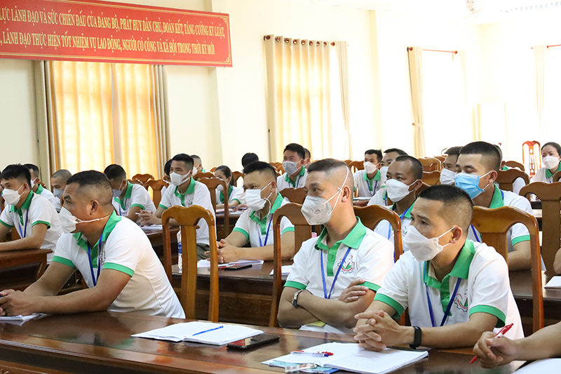 NLĐ được giáo dục định hướng trước khi xuất cảnh.