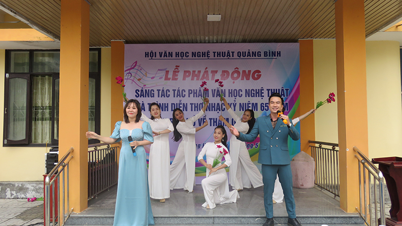 Đoàn Nghệ thuật tổng hợp tỉnh thể hiện ca khúc mới nhất về đề tài Bác Hồ “Quảng Bình mãi ơn Người” của Ngô Quốc Cường
