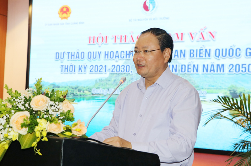 Thứ trưởng Bộ Tài nguyên và Môi trường Lê Minh Ngân phát biểu khai mạc hội thảo.
