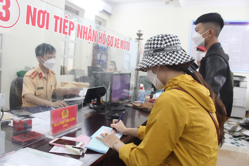 Nhiều TTHC trong đăng ký phương tiện giao thông được rút ngắn thời gian.