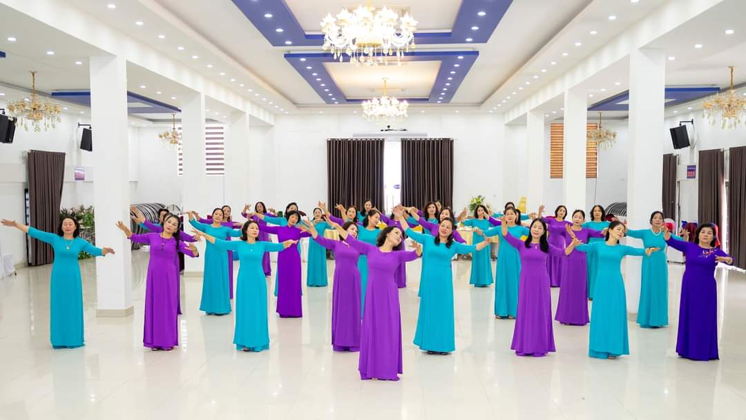 Những buổi giao lưu khiêu vũ do CLB tổ chức đã tạo sân chơi lành mạnh, thu hút nhiều phụ nữ tham gia.