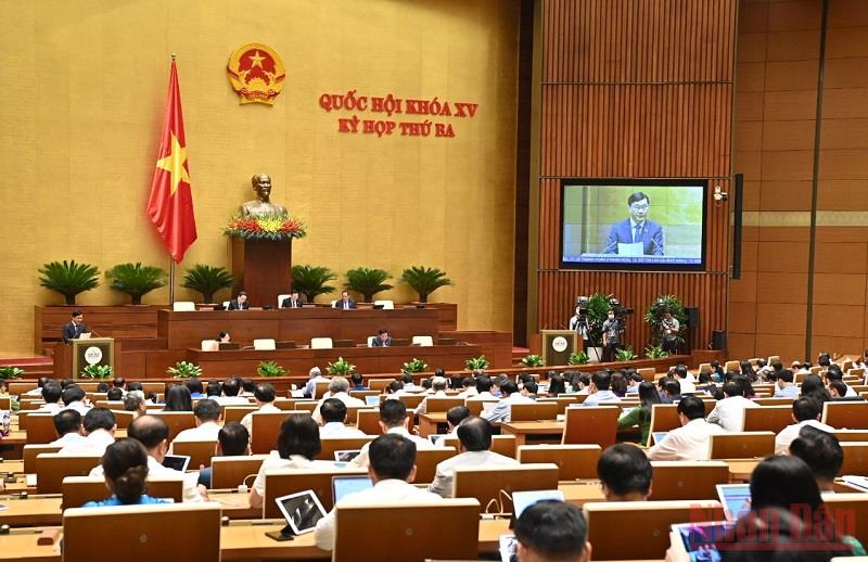 Quang cảnh phiên họp sáng 30/5. (Ảnh: LINH KHOA)