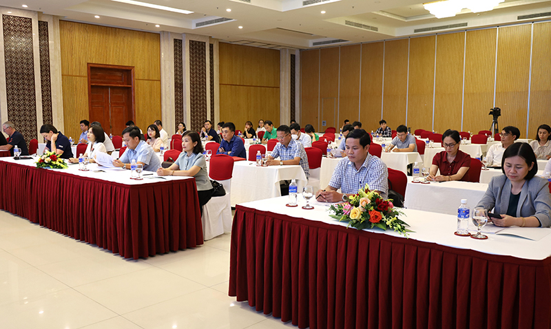 Các đại biểu tham dự hội thảo.