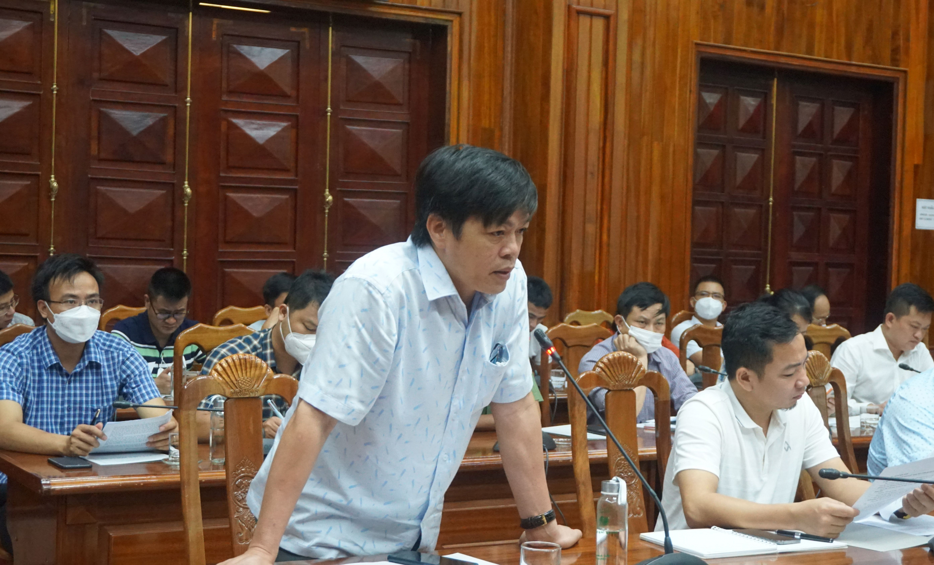  Các nhà báo đặt câu hỏi liên quan nội dung cuộc họp báo.