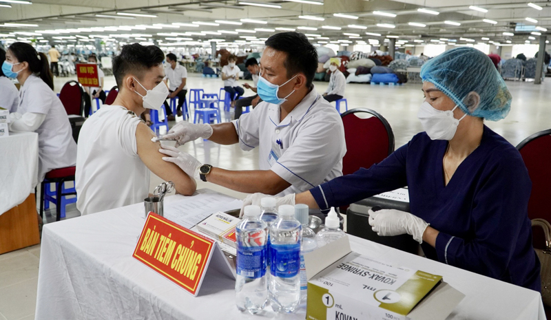 Công tác tiêm chủng diễn ra an toàn, thuận lợi.