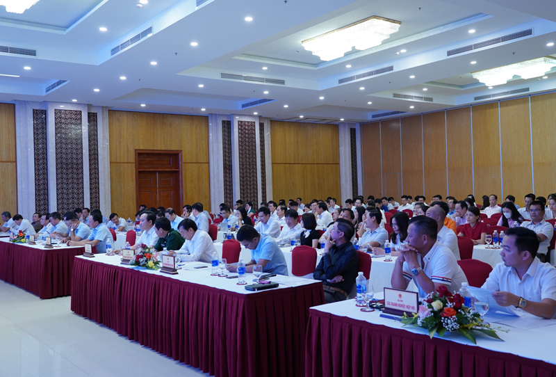 Các đại biểu dự hội nghị.