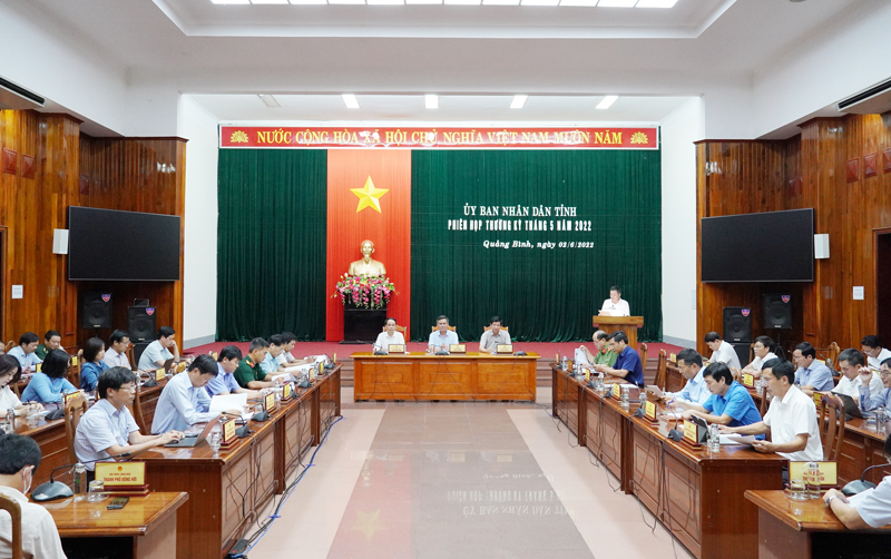 Quang cảnh phiên họp.