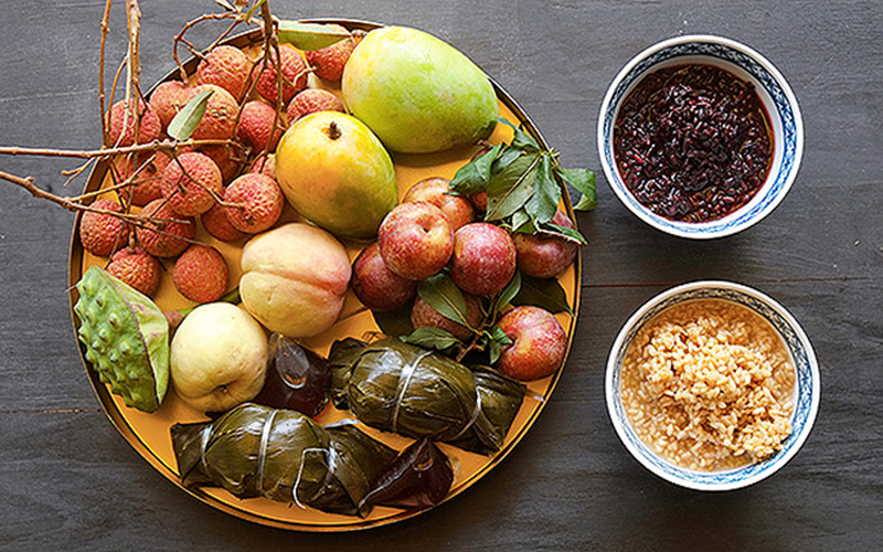 Mâm cúng Tết Đoan Ngọ.