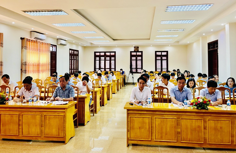Các đại biểu dự hội nghị