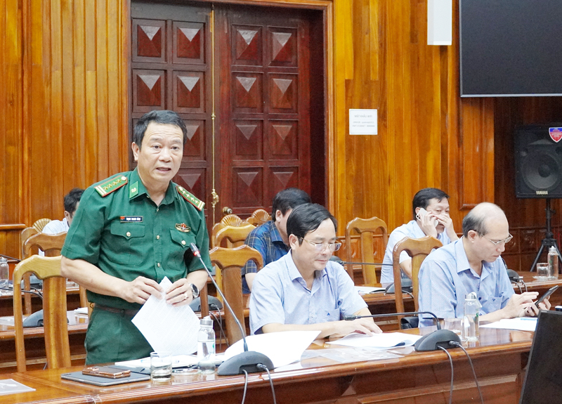 Đồng chí Chỉ huy trưởng Bộ Chỉ huy BĐBP tỉnh phát biểu tại hội nghị.