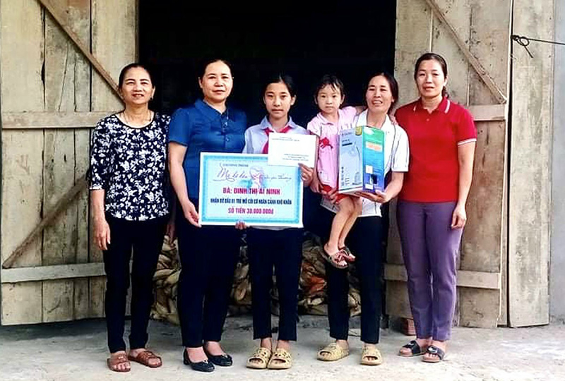  Nhiều đơn vị, tổ chức, cá nhân trên địa bàn huyện Tuyên Hóa hưởng ứng chương trình “Mẹ đỡ đầu-Kết nối yêu thương”.