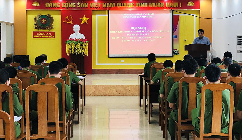 Toàn cảnh hội nghị.