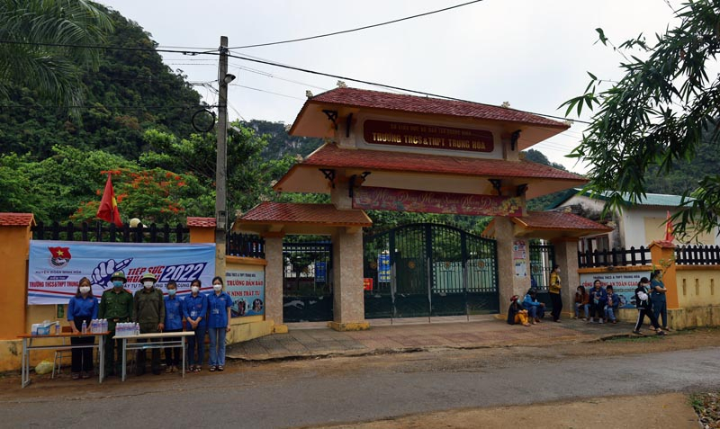 Công tác đảm bảo an ninh tại hội đồng thi Trường Trường THCS và THPT Trung Hóa được thắt chặt.