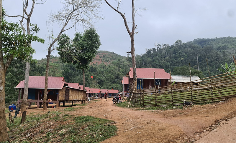 Đồng bào dân tộc thiểu số các xã Tân Trạch, Thượng Trạch (Bố Trạch) sẽ “gần hơn” với miền xuôi sau khi đường 20 Quyết Thắng được nâng cấp.