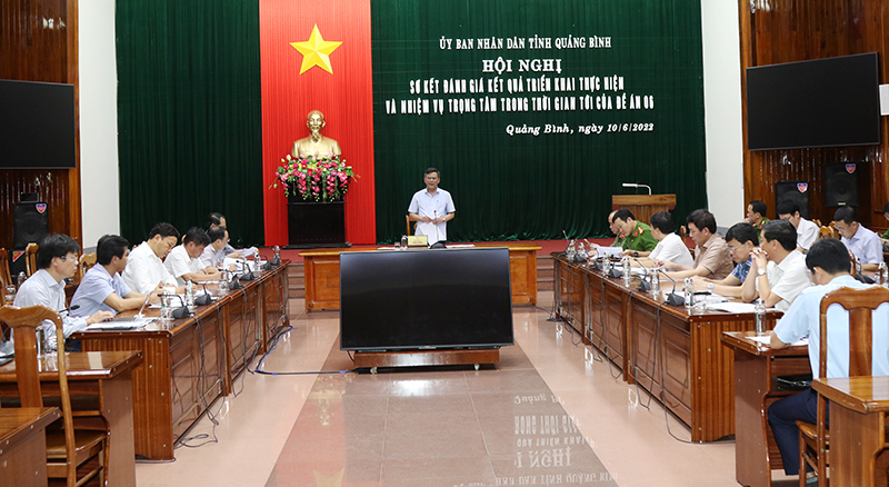 Đồng chí Trần Thắng Phó Bí thư Tỉnh ủy, Chủ tịch UBND tỉnh, Tổ trưởng Tổ công tác triển khai Đề án 06 tỉnh chủ trì hội nghị.