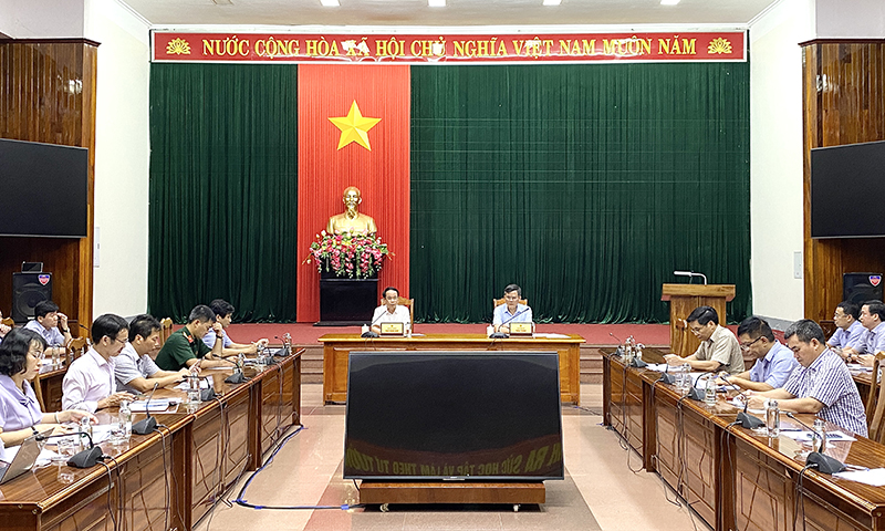 Quang cảnh buổi làm việc. 