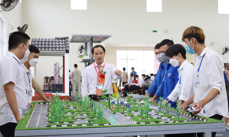 Nâng cao chất lượng đội ngũ nhà giáo, góp phần nâng cao chất lượng đào tạo nghề.
