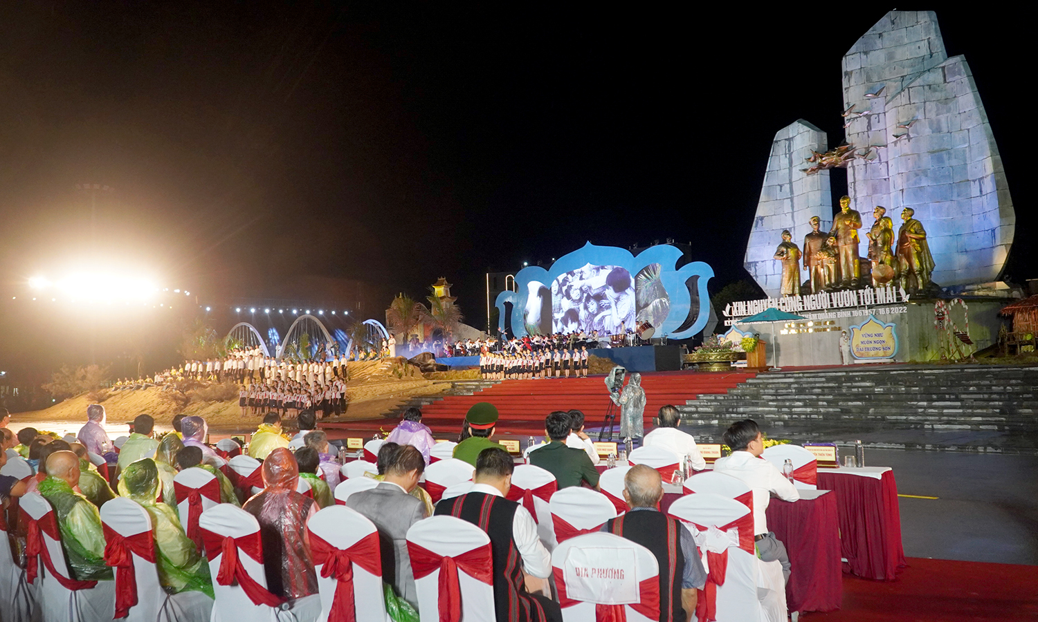 Toàn cảnh Lễ báo công dâng Bác