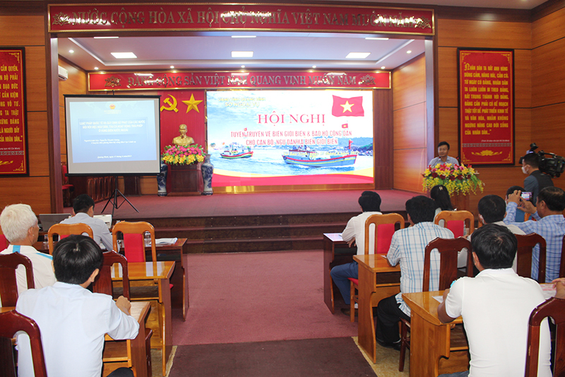 Toàn cảnh hội nghị.