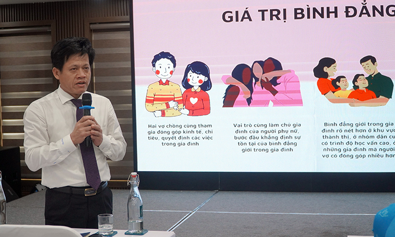 Đồng chí Trưởng ban Dân vận Tỉnh ủy Lê Văn Bảo chia sẻ ý kiến tại diễn đàn