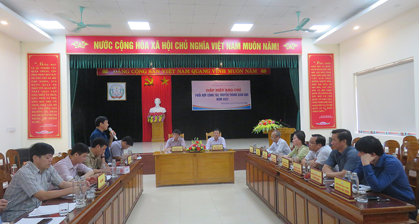 Đại diện các cơ quan, đơn vị đã đóng góp ý kiến tại buổi gặp mặt