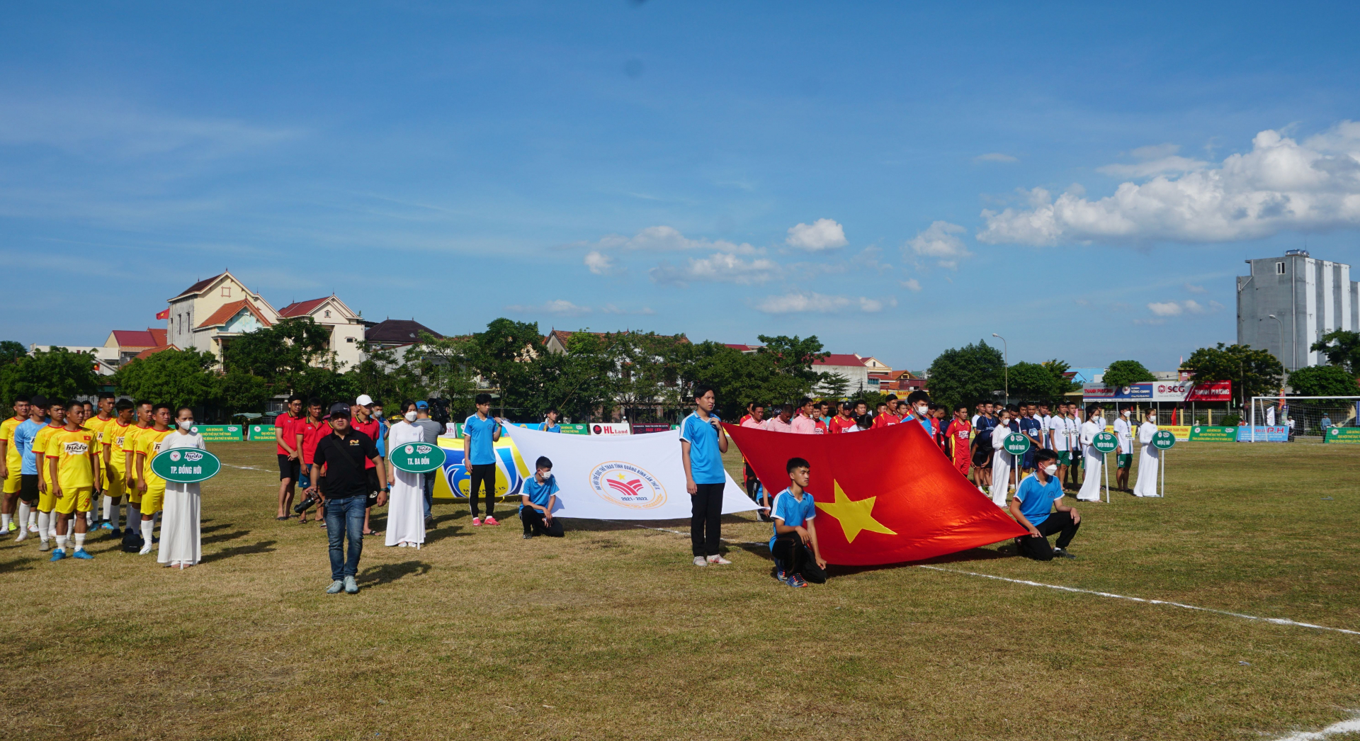 Các đội bóng tham gia giải.