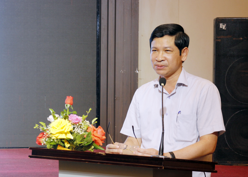 Đồng chí Phó Chủ tịch UBND tỉnh Hồ An Phong ghi nhận sự cống hiến của các cựu chuyên gia, quân tình nguyện Việt Nam tại Campuchia.