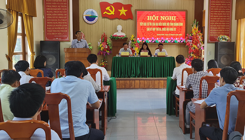  Cử tri huyện Quảng Ninh bày tỏ tâm tư, nguyện vọng.
