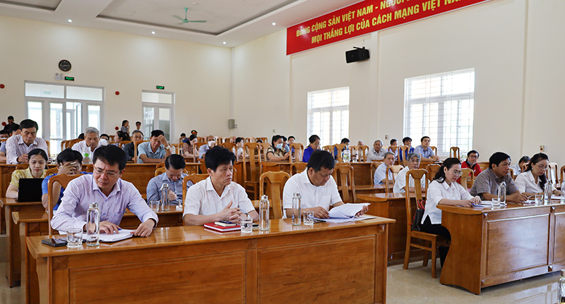 Các đại biểu tham dự buổi TXCT TP. Đồng Hới tại nhà văn hóa phường Bắc Lý.