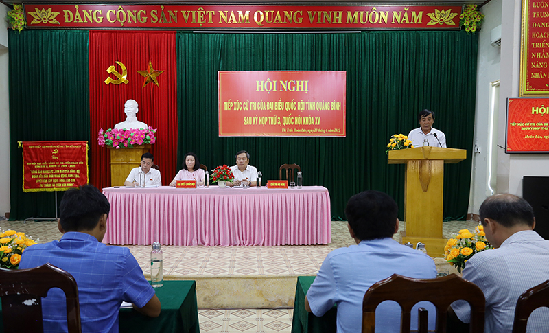 Đoàn ĐBQH tỉnh tiếp xúc cử tri huyện Bố Trạch.