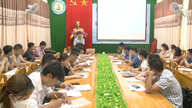 Các học viên tham gia lớp tập huấn.
