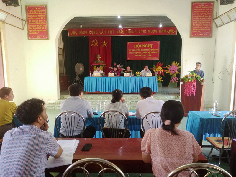 Đoàn ĐBQH tỉnh tiếp xúc với cử tri huyện Quảng Trạch tại xã Quảng Tiến.