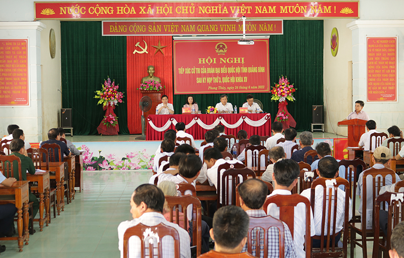 Cử tri huyện Lệ Thủy đề xuất các tâm tư nguyện vọng.
