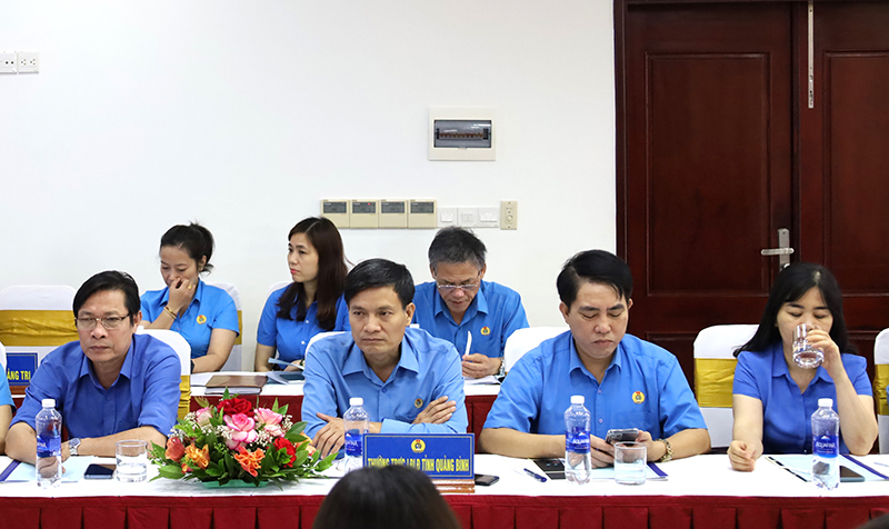 Các đại biểu dự hội nghị.