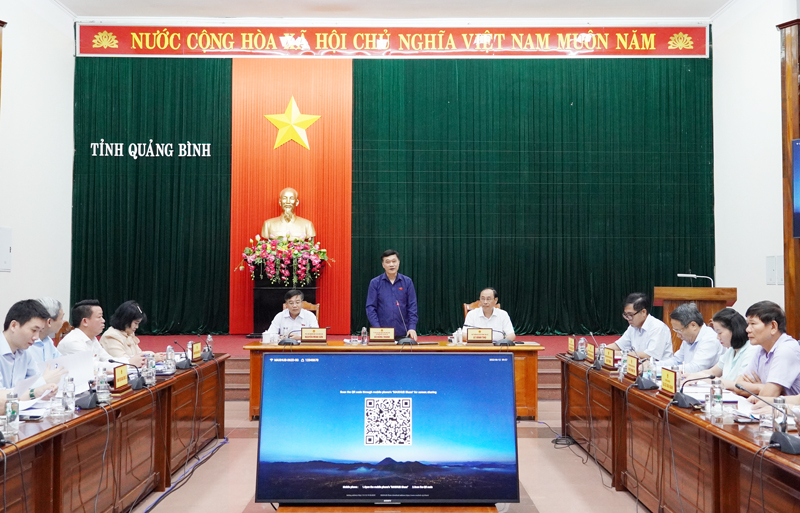 Đồng chí Chủ nhiệm Ủy ban Kinh tế Quốc hội Vũ Hồng Thanh phát biểu đặt vấn đề tại buổi làm việc.