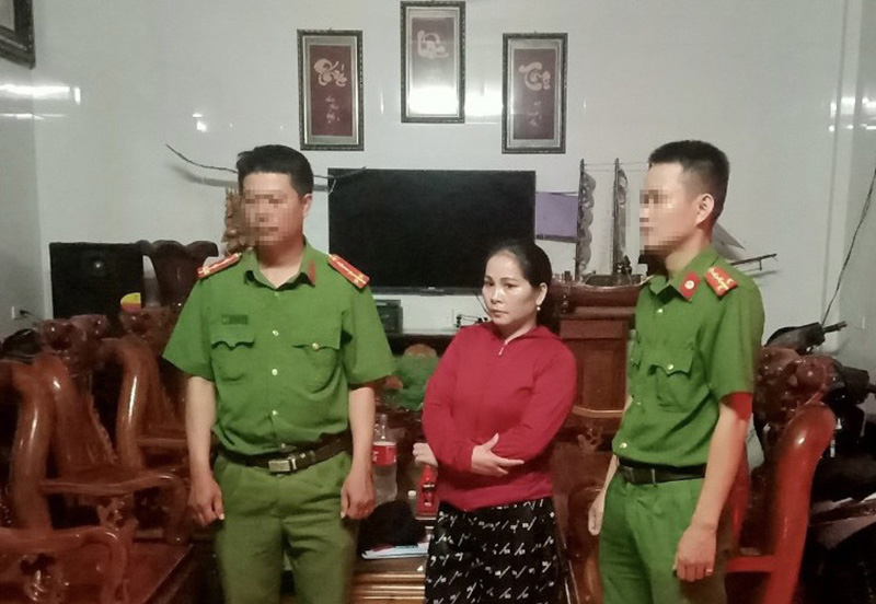 Đối tượng Hoàng Thị Hoa và tang vật phạm tội