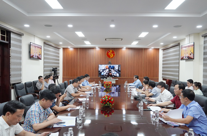 Các đại biểu dự hội nghị tại điểm cầu Quảng Bình.